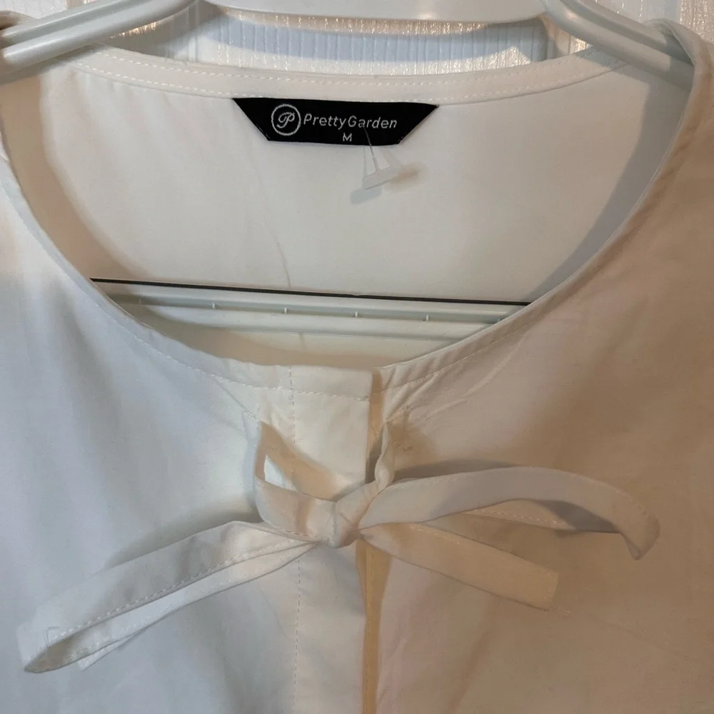 Pretty Garden Chic Ivory Bow-Tie Blouse - Picture 2 of 7